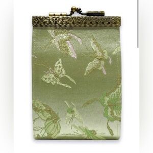 NWT ‘Cathayana’ 10-Card purse/Holder
Light Green Butterfly with a 💋 clasp RFID !